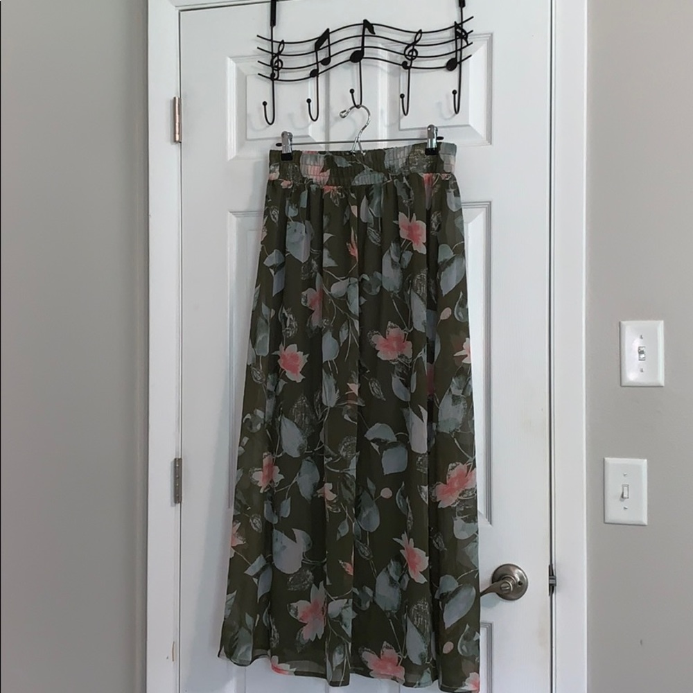 Maxi skirt green with pink floral accents